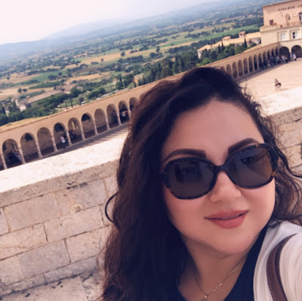 Meet your Posher, Alma